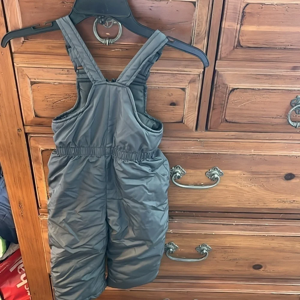 Tahari Boy’s Gray Snowpants Size 2T EUC - Picture 5 of 7